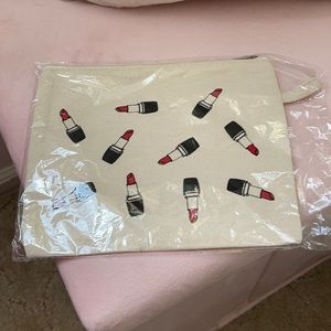 Medium linen makeup bag with cute lipstick graphic💄💄💄